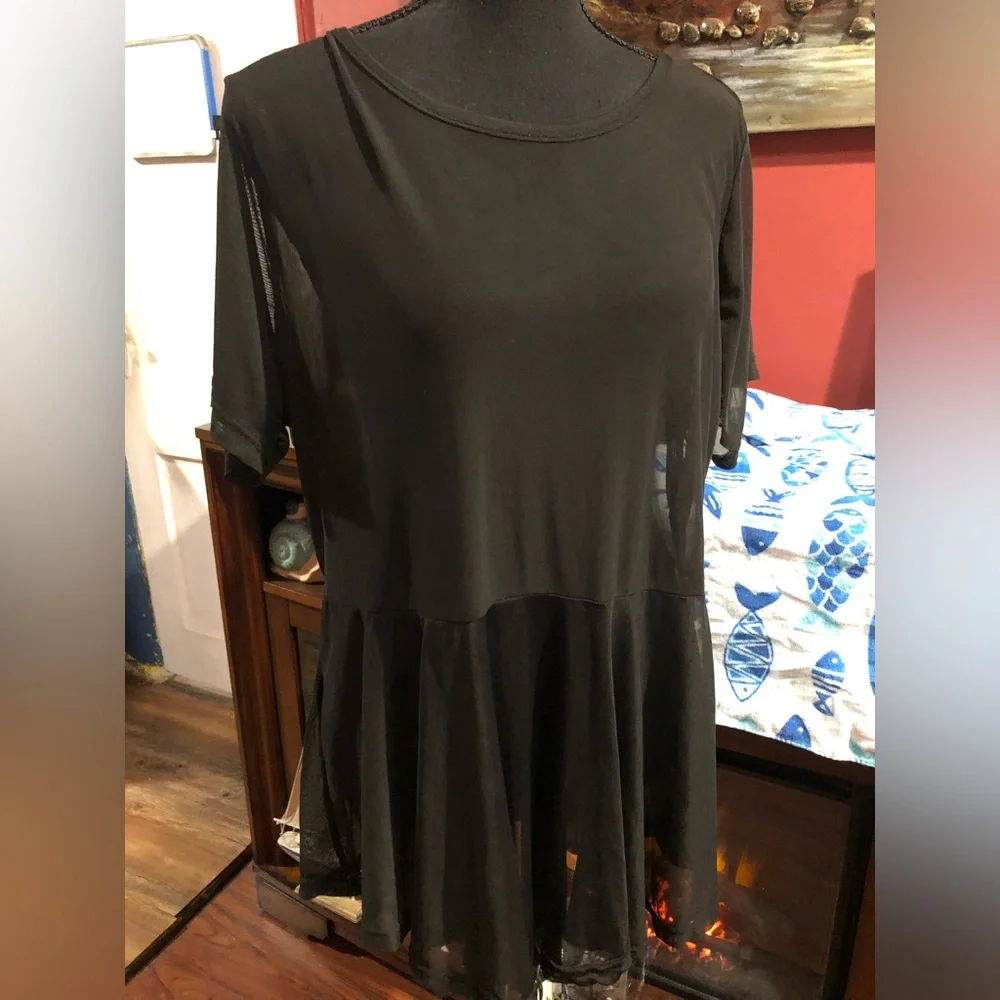 Black Short Sleeve Sheer Peplum Tunic
OR Sheer Bathingsuit Cover up - Picture 5 of 13